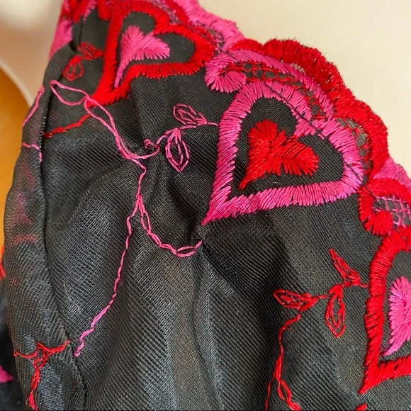 New Old Stock Vintage Women's Lingerie Slip Chemise with Heart Detail - Picture 3 of 5